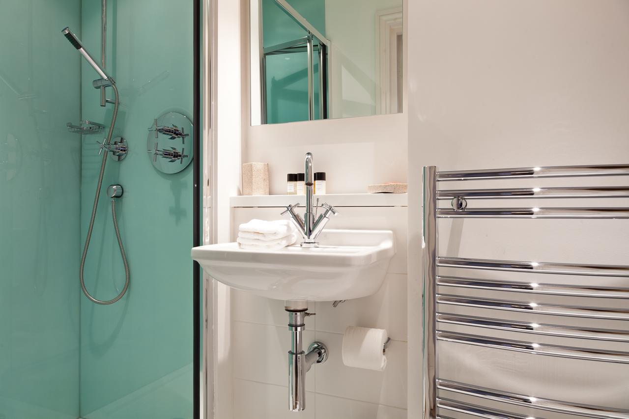 Blueprint Living Apartments - Doughty Street Londen Buitenkant foto